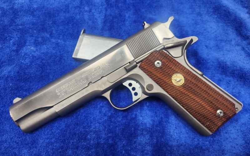 Colt Ni 1911 (1).jpg