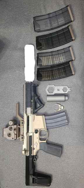 Q honey badger Pistol setup 