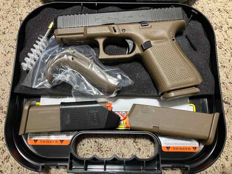 Glock 19 9mm Pistol Gen5 Rare Brown LIKE NEW $625