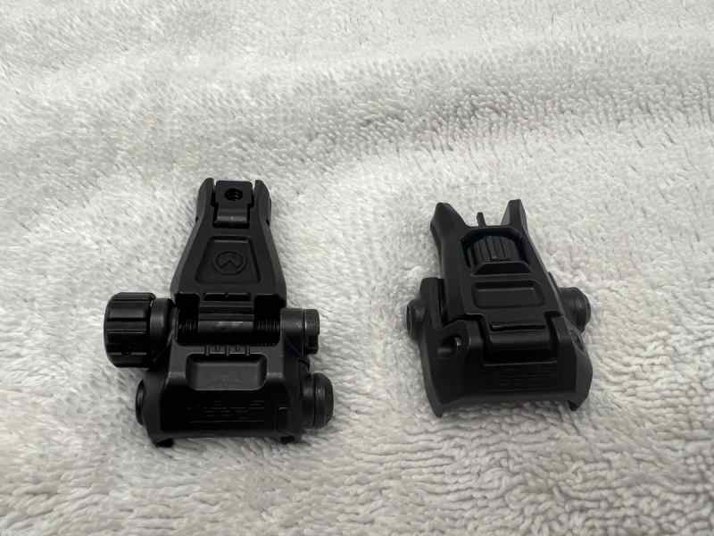 Magpul MBUS Pro Sight (Front and Rear)