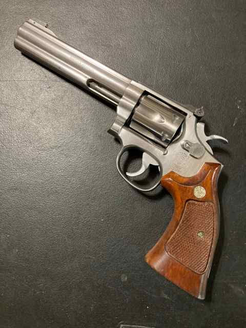Smith and Wesson 617 22Lr