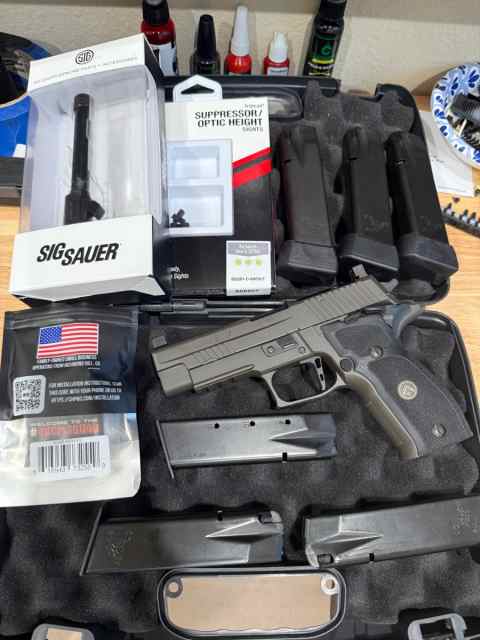 Sig P226 Legion SAO: Optic Ready + extras