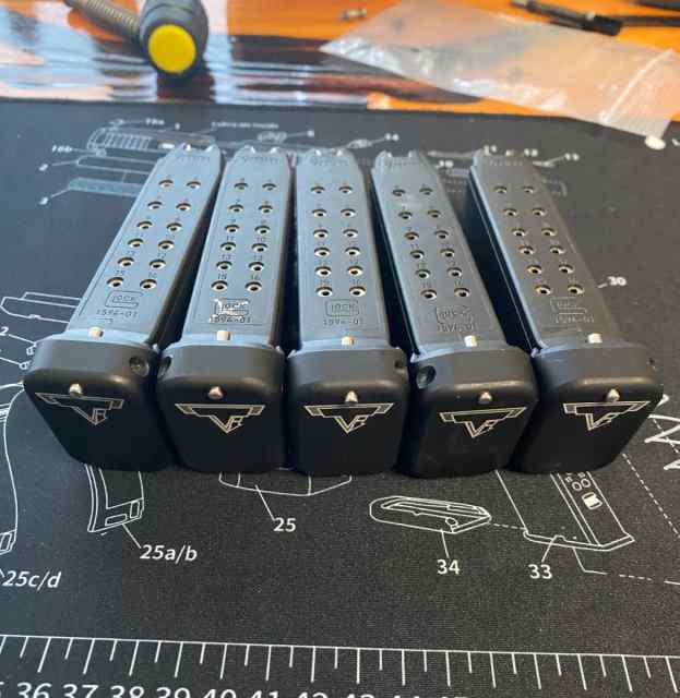 Glock 19 Taran +2/3 Basepads w/ OEM mags