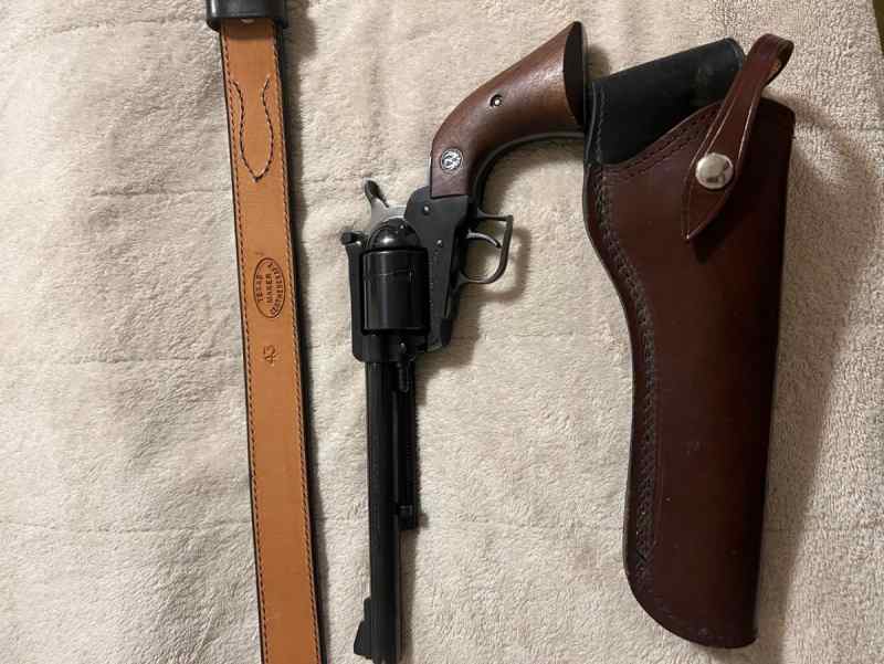 Ruger Super Blackhawk in 44 Mag