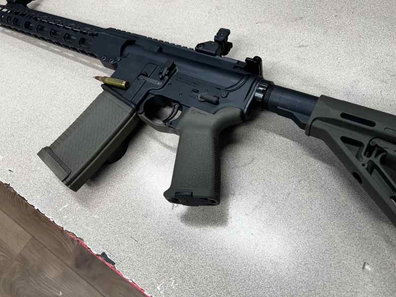 16” lightweight AR-15 $700