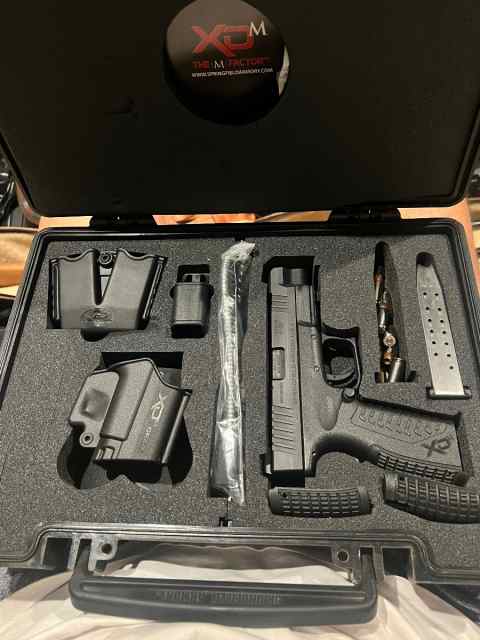 Springfield XDM 40 Full Size w/ original box