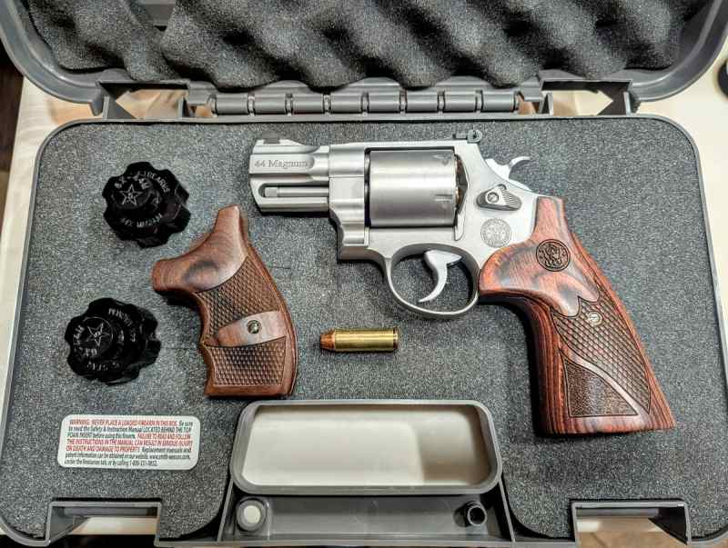 S&amp;W 629-6 performance Center 44 Magnum