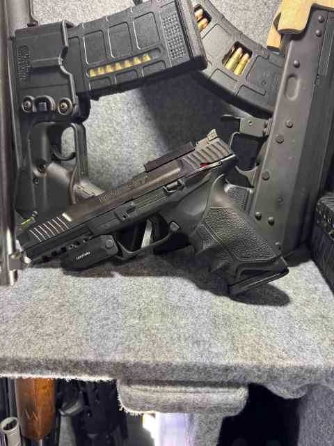 LNIB Ruger 5.7 FS