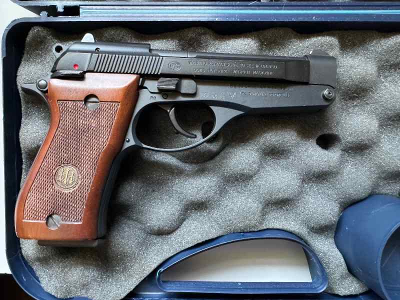 BERETTA MODEL 86 - 380 CALIBER LIKE NEW $1500