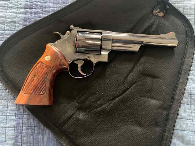 Smith &amp; Wesson 29-3 44mag GORGEOUS +ammo