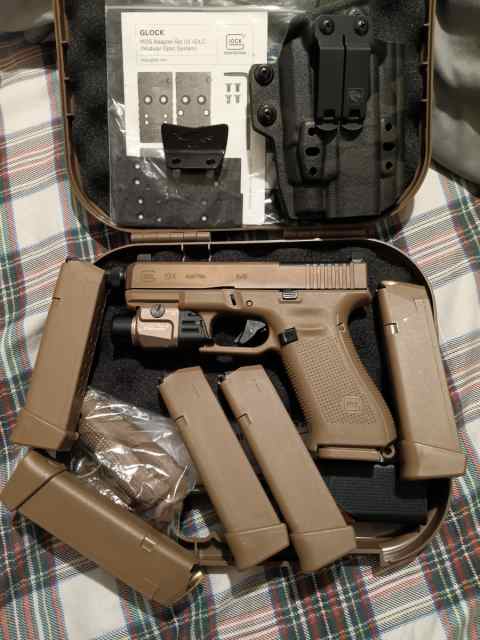 NIB G19x MOS w/extras FT