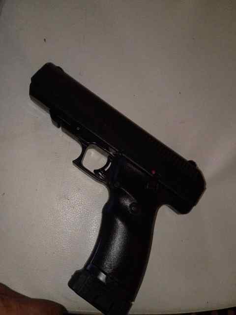 Hi point . 40 cal 