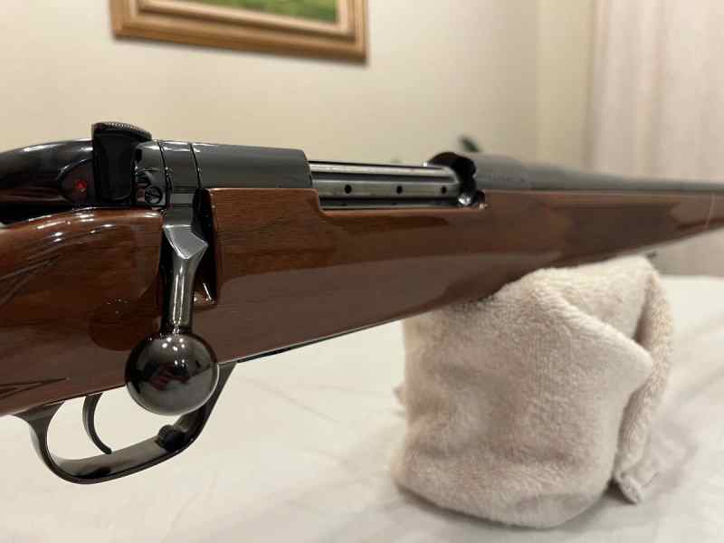 Weatherby Mark V 300WBY MAG Deluxe