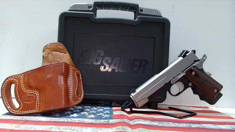 Sig Sauer 1911 Compact C3 45 ACP