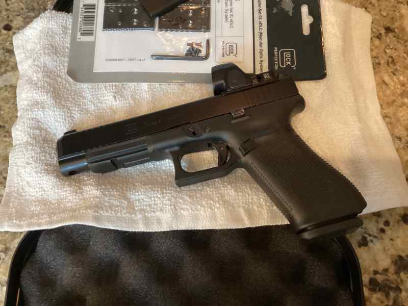 Gen 5 Glock 34 MOS with extras SRO,CHPWS,10-8