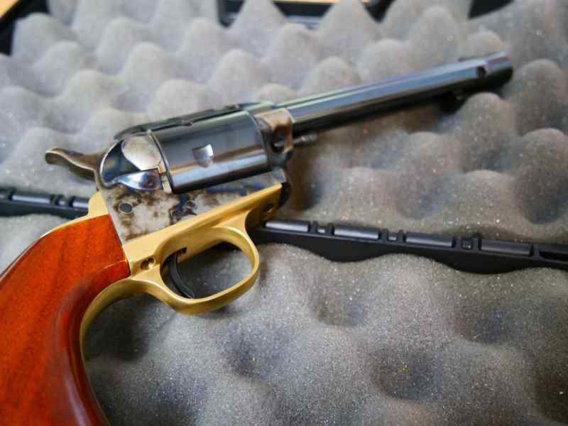 Uberti Cattleman Stallion .22LR .22 Magnum (1873)