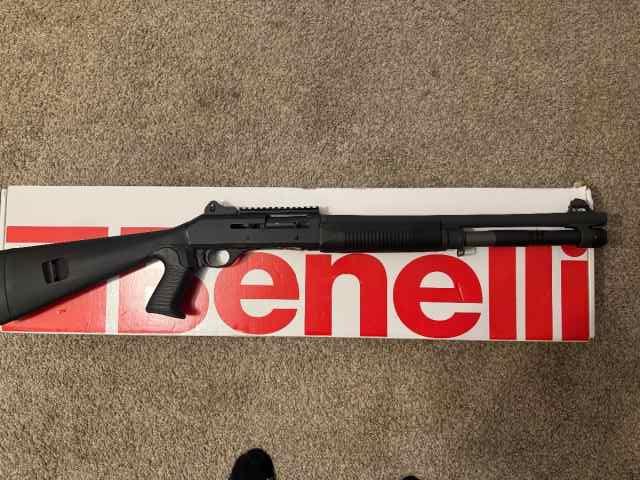 Benelli m4 lnib w 100 rd of buck shot