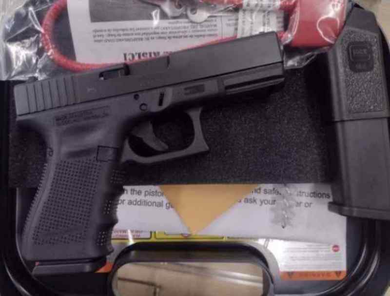 Glock 19 9mm Slightly Used for sale