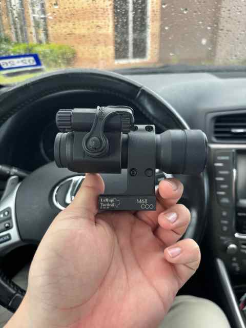 Aimpoint Comp M3 W/QD Larue mount