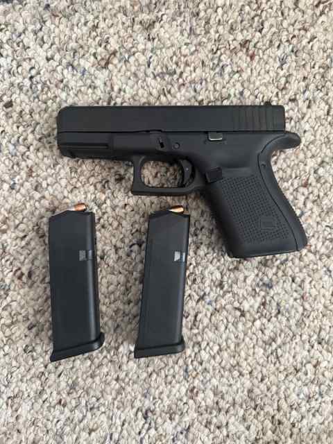 Glock 19 gen-5 9mm like new