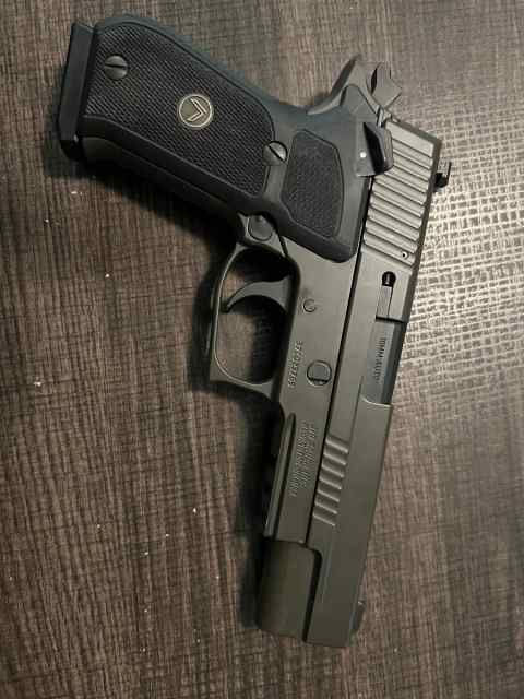 Sig Legion 10mm p220 sao