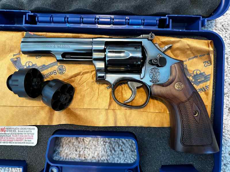 *NEW* Smith &amp; Wesson Model 19 Classic .357 magnum