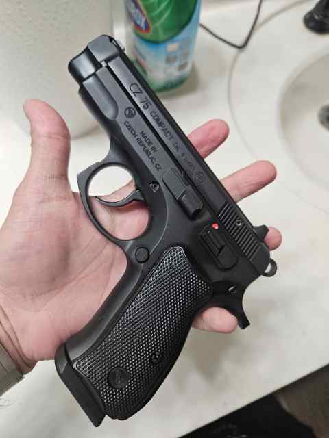 CZ-75 COMPACT 