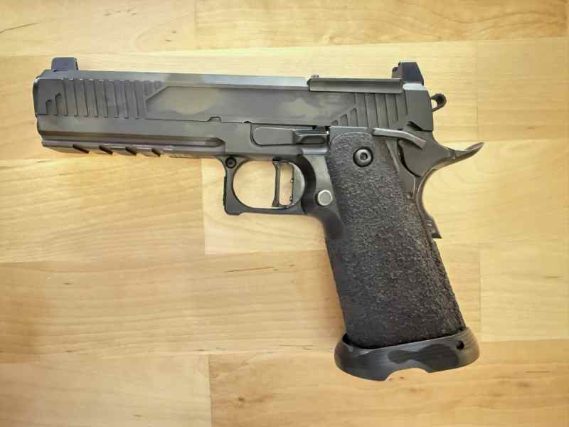 Triarc TRI-11 9mm 2011 in Multicam Black