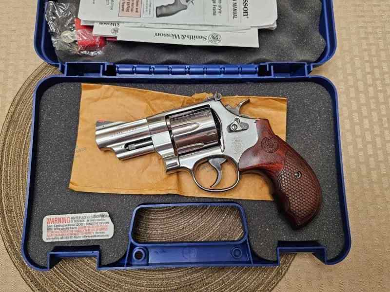 S&amp;W 629 44Magnum, -6 - Stainless,