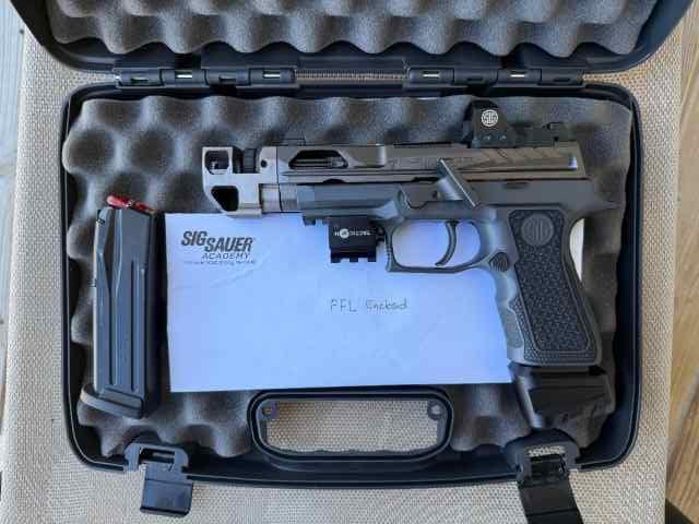 P320 9MM, 3.91N, NITRON BLK STRIKER , SIGLITE