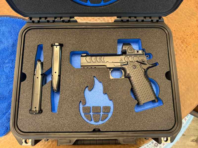 Atlas Gunworks EOS V2 9mm W/SRO &amp; Surefire XC2