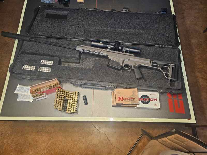 Barrett 98b 338 Lapua w/ammo low round w/ extras