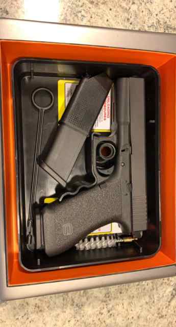 Lipsey’s Exclusive Glock 17 gen 1!