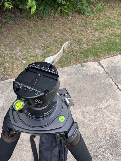 Innorel rt90c carbon fiber tripod w/ rrs ULB