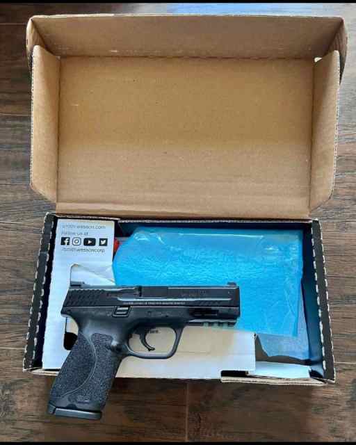 M&amp;P 40 S&amp;W 2.0 LNIB