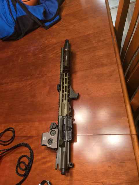 Complete stag arms 5.56 upper with accessories 