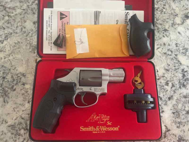 S&amp;W 360SC 357 w/CT grips