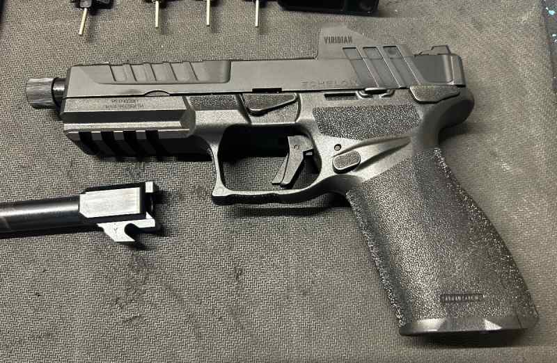 Echelon 4.5 threaded barrel w/extras