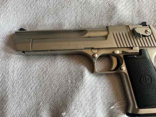 Desert Eagle MK XIX
