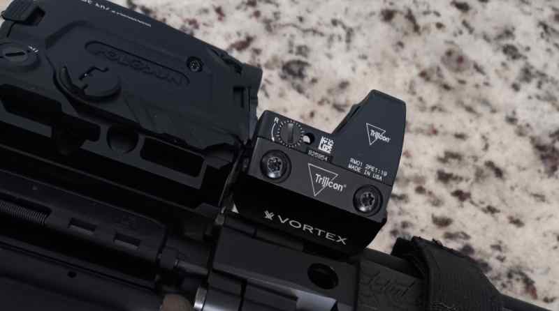 Trijicon Type2 3.25 moa rmr with trijicon rail mou