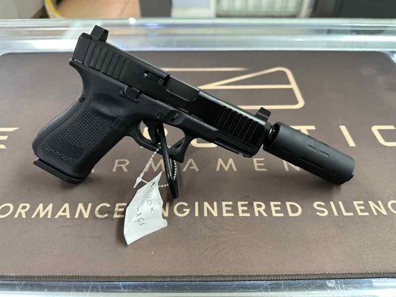 Glock 19 / Gemtech Aurora II - Package Deal!