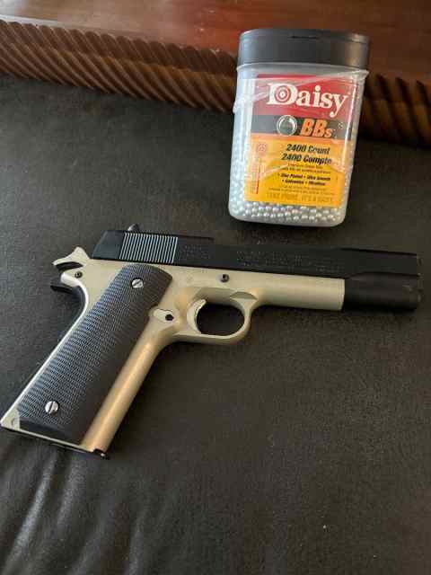 Winchester 1911 model Co2 BBgun 