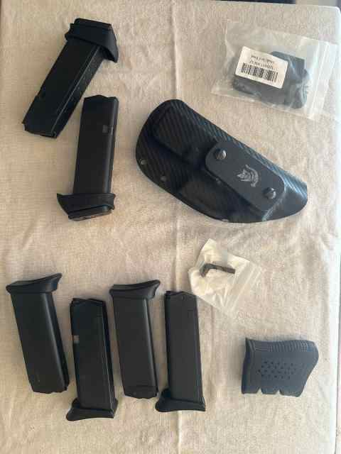 Glock 23 mags, holster, + extras