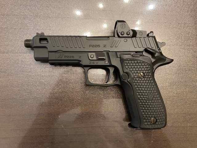 Zev P226