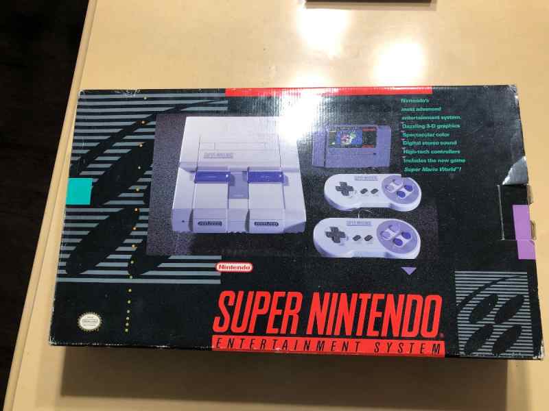 Super Nintendo w/ box 1 controller read desc.