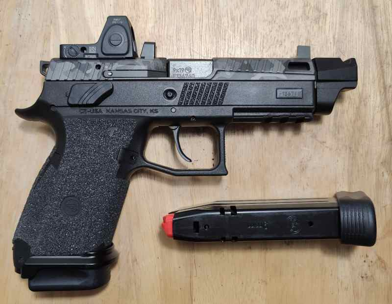 CZ P07 Tac.jpg