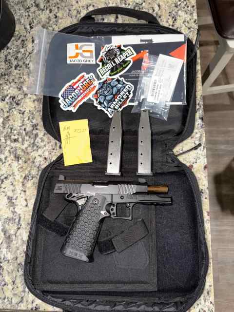 Jacob Grey Hex (2011)