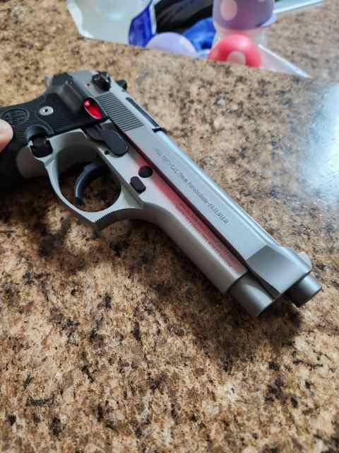 Beretta 92fs Inox 9mm with special edition case