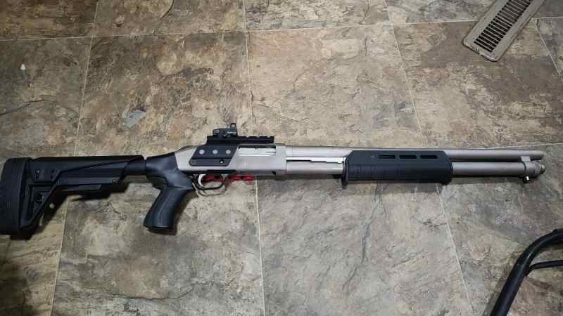 Mossberg 590 Mariner 