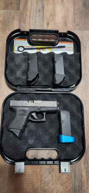 GLOCK 26 - G26 Gen3 9mm Sub-Compact 10-Round Pisto